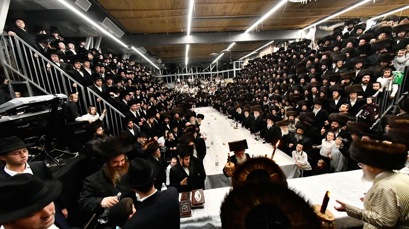 האדמו"ר מפינסק קרלין בטיש חוה"מ סוכות