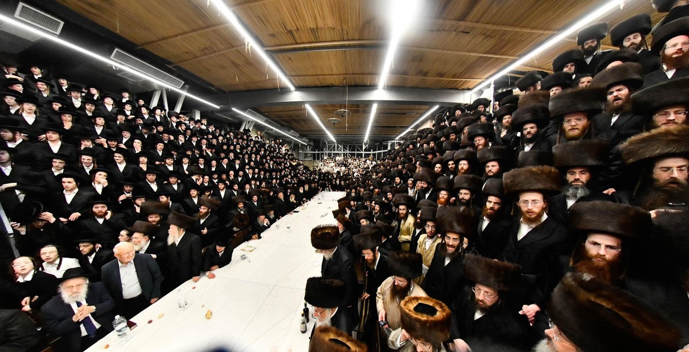 האדמו"ר מפינסק קרלין בטיש חוה"מ סוכות