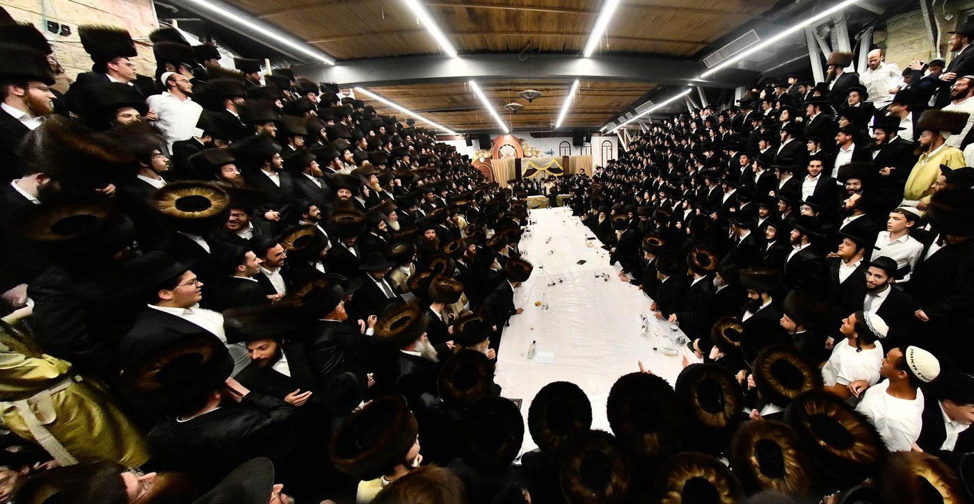 האדמו"ר מפינסק קרלין בטיש חוה"מ סוכות