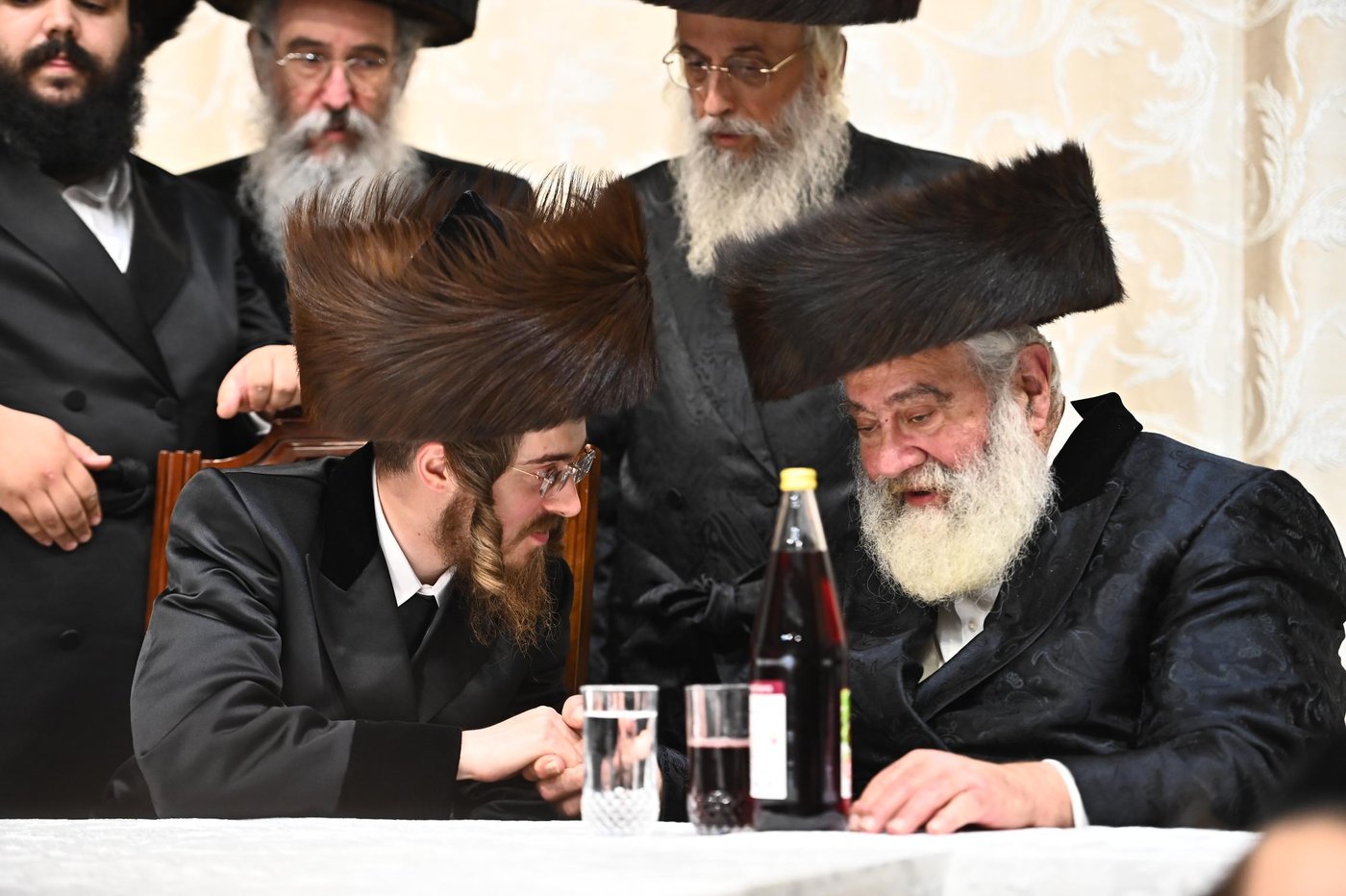 האדמו"ר מסאדיגורה בטיש חוה"מ סוכות
