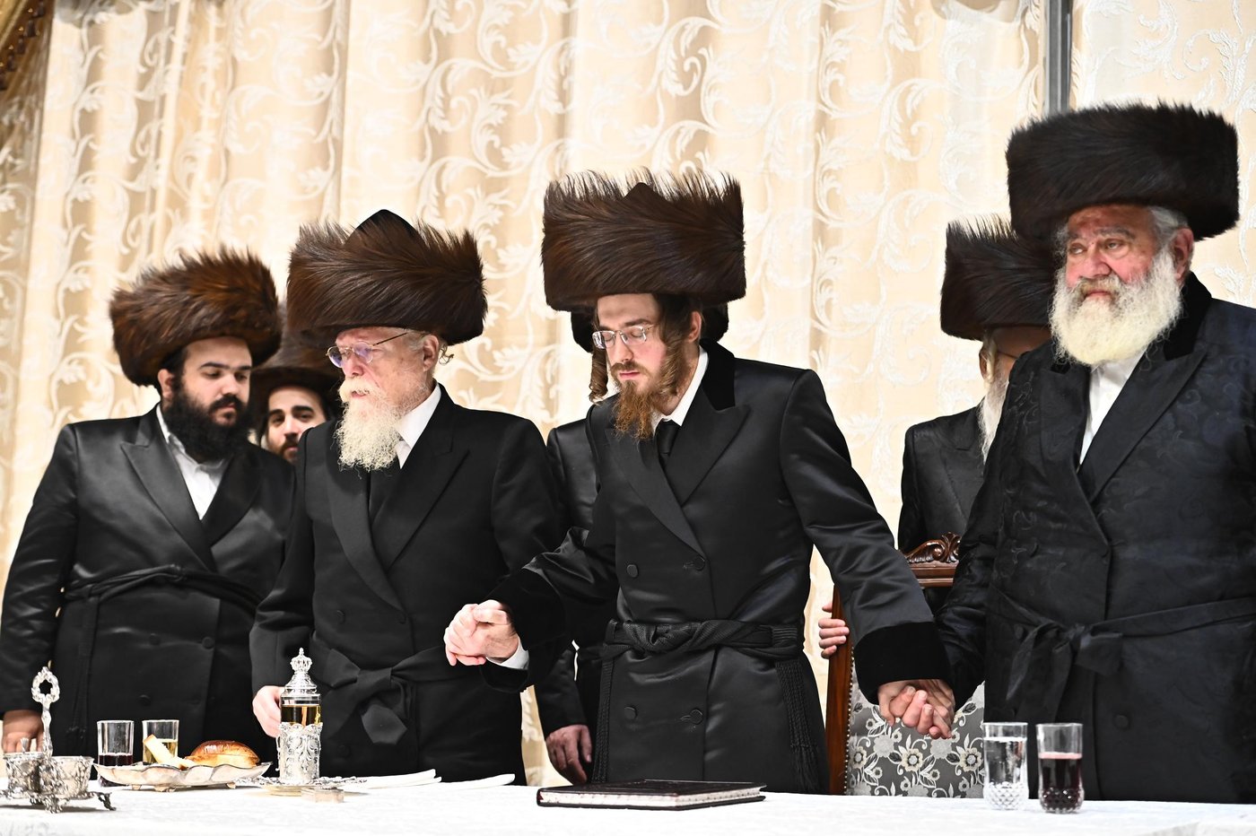 האדמו"ר מסאדיגורה בטיש חוה"מ סוכות