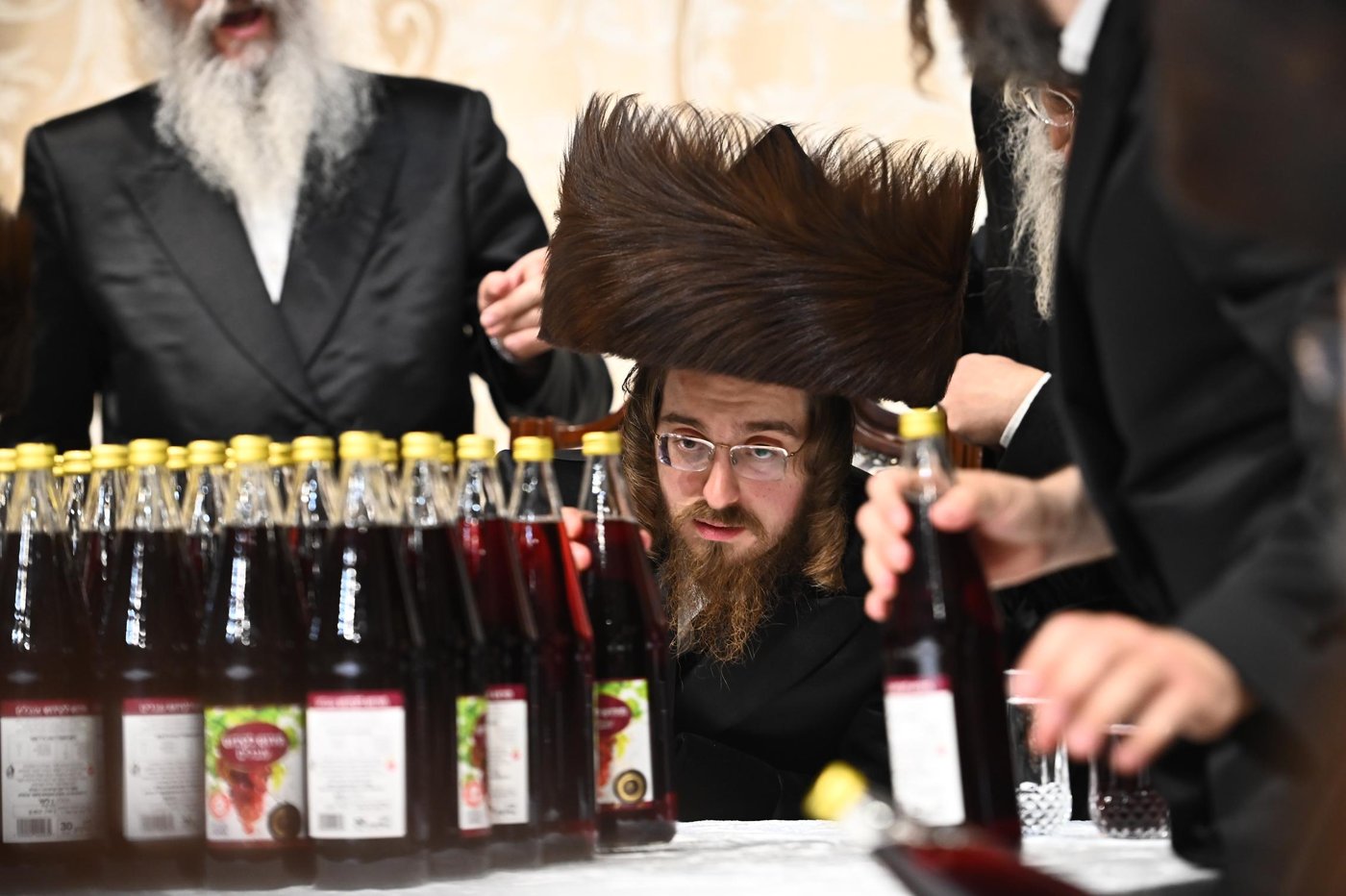האדמו"ר מסאדיגורה בטיש חוה"מ סוכות
