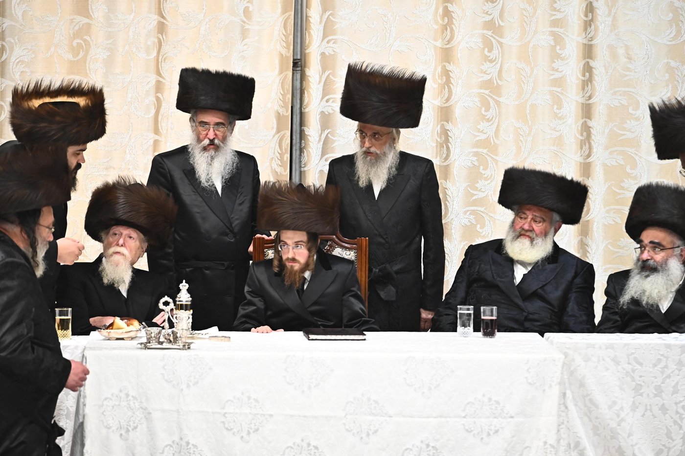 האדמו"ר מסאדיגורה בטיש חוה"מ סוכות