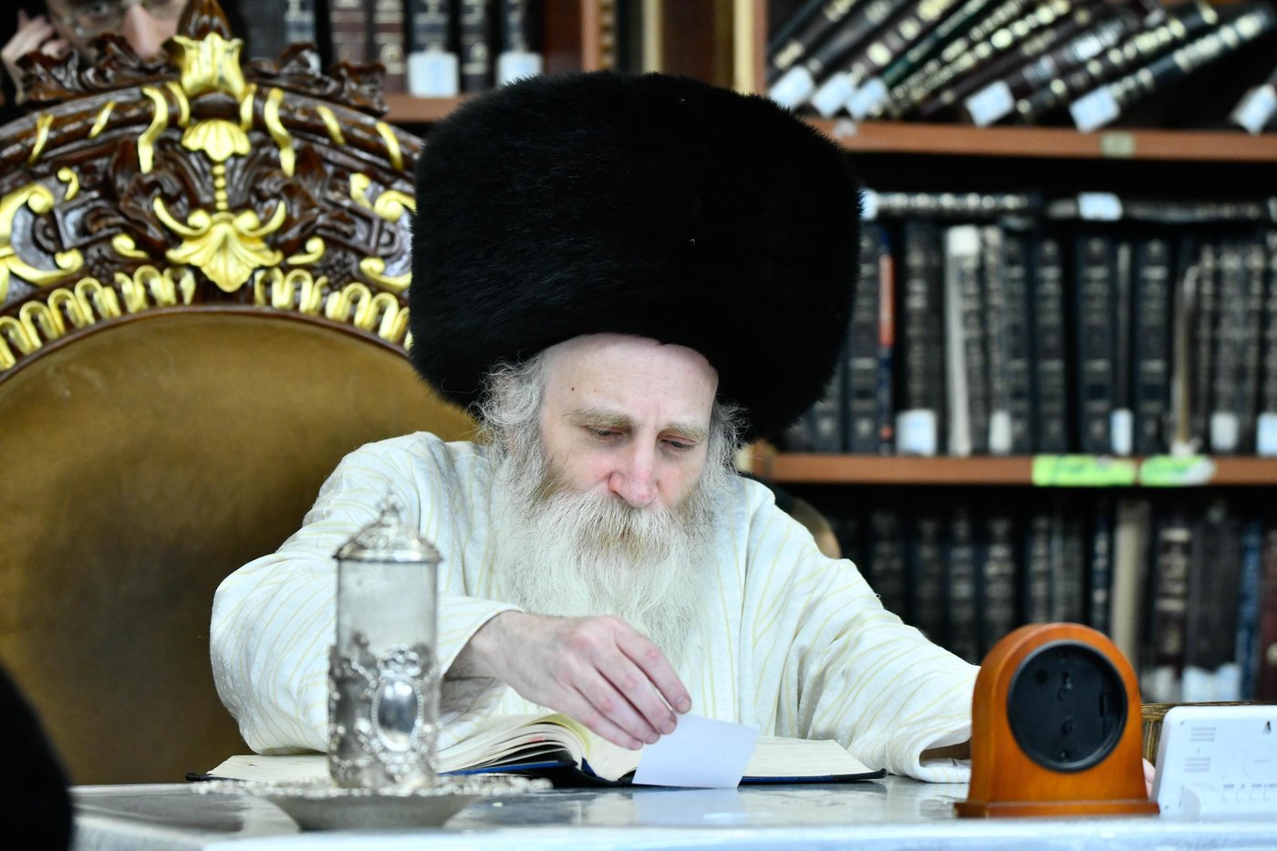 טיש חוה"מ סוכות אצל הגרי"מ מורגנשטרן