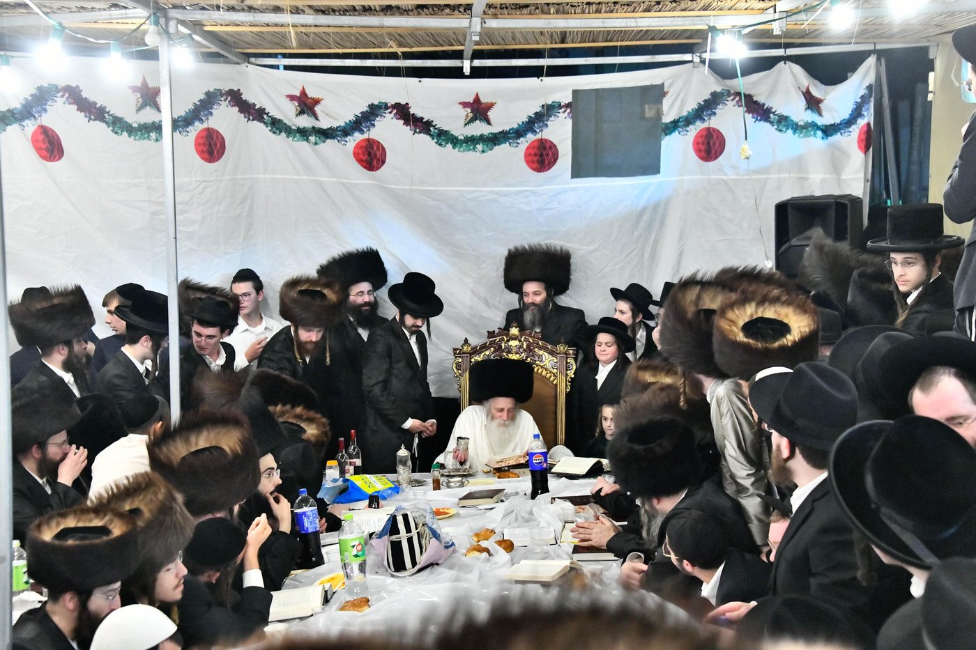 טיש חוה"מ סוכות אצל הגרי"מ מורגנשטרן