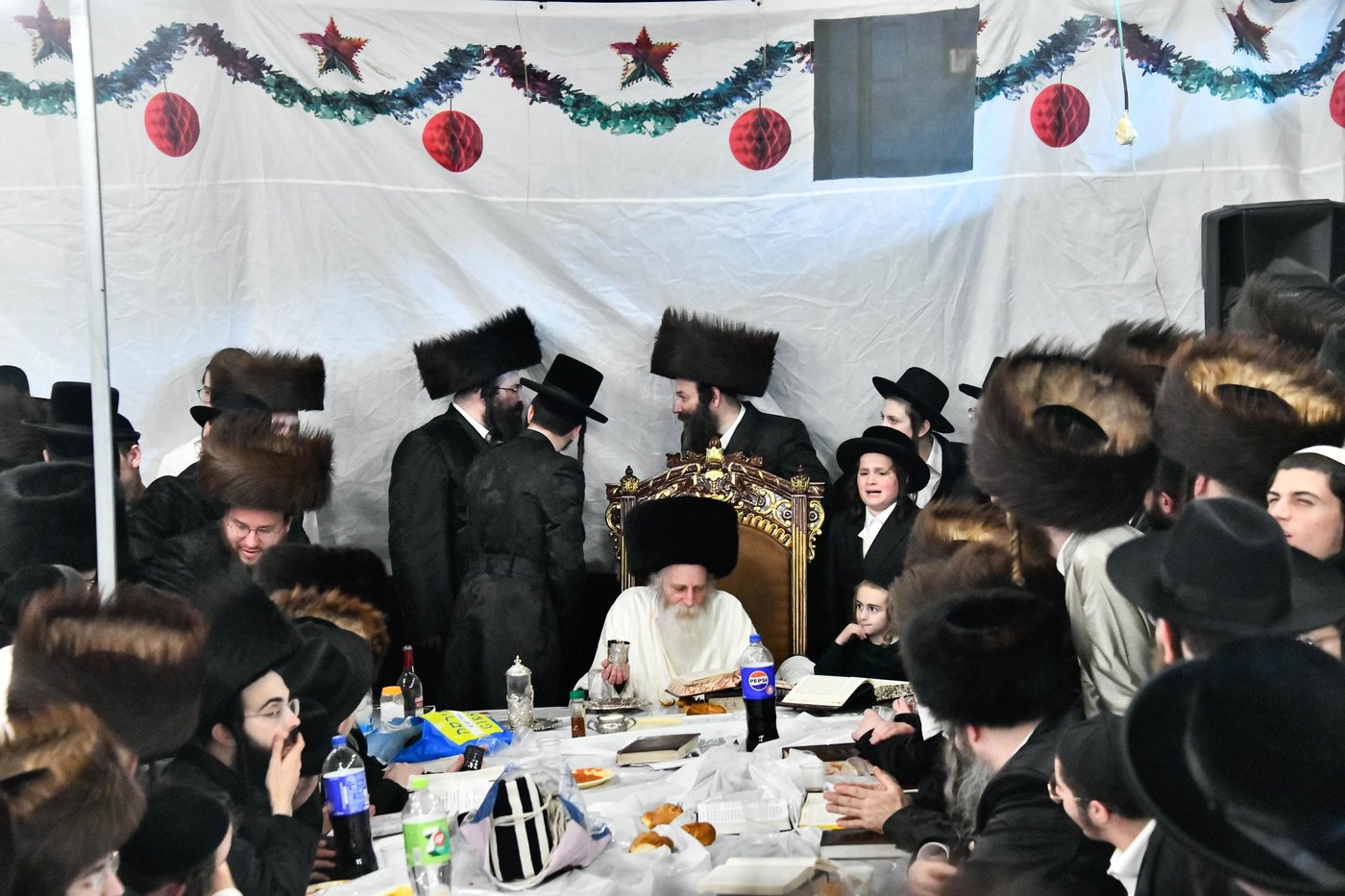 טיש חוה"מ סוכות אצל הגרי"מ מורגנשטרן