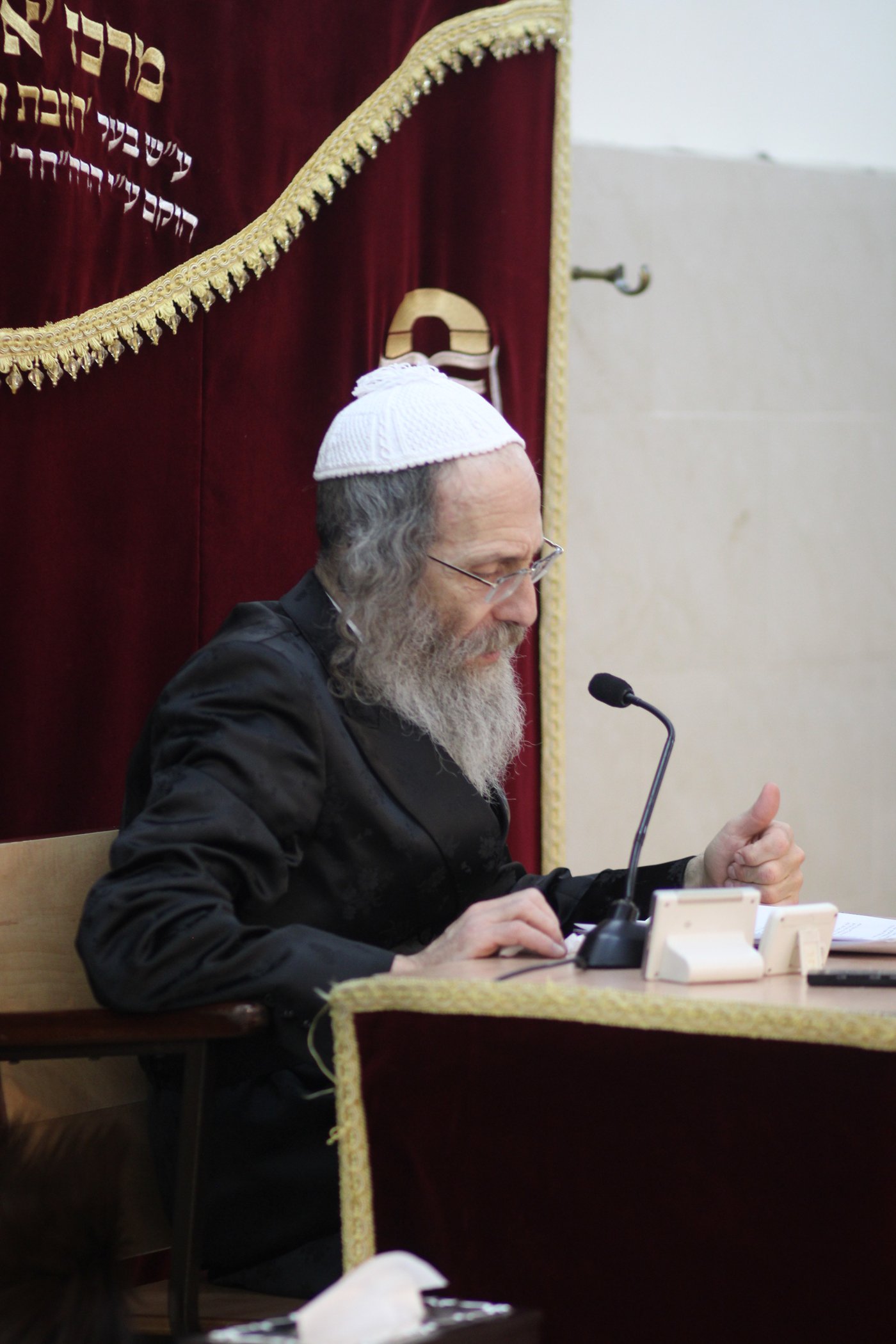 הגה"צ רבי אלימלך בידרמן בשיעור תורה בחוה"מ סוכות