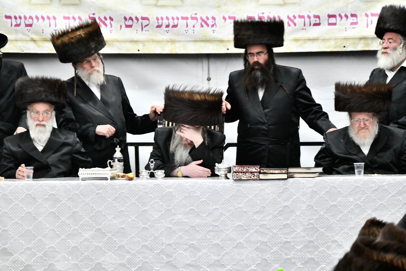 האדמו"ר מביאלה בטיש חול המועד סוכות