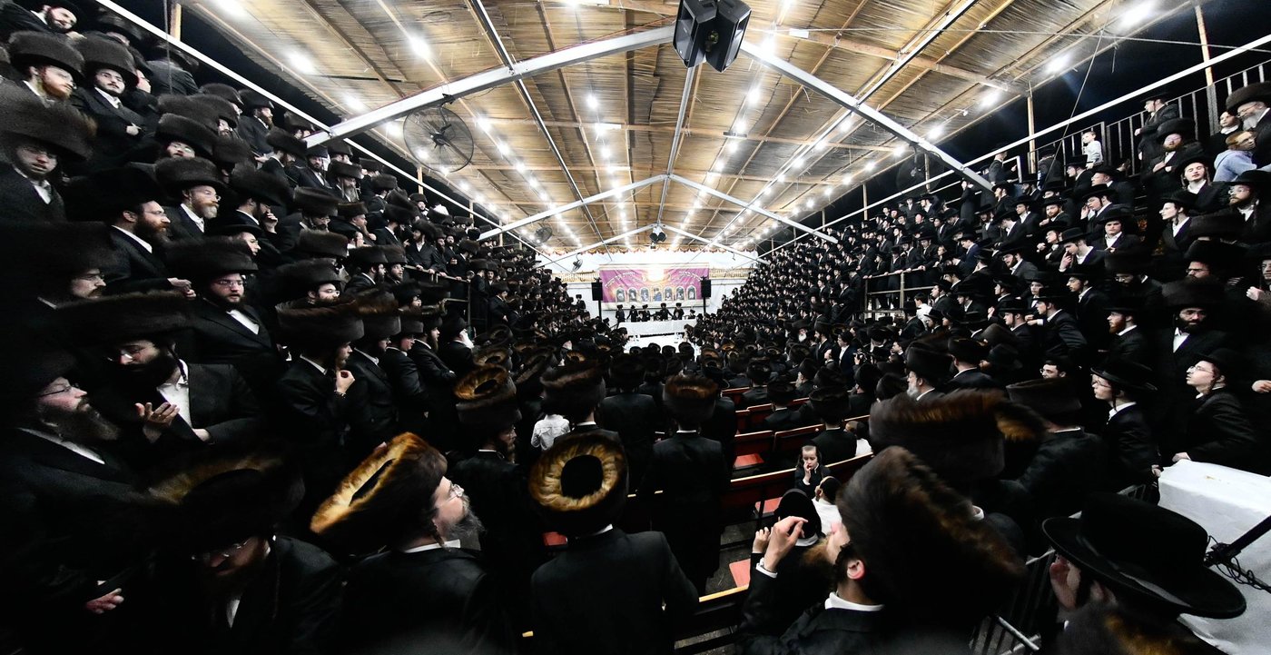 האדמו"ר מביאלה בטיש חול המועד סוכות