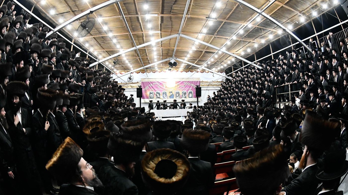 האדמו"ר מביאלה בטיש חול המועד סוכות