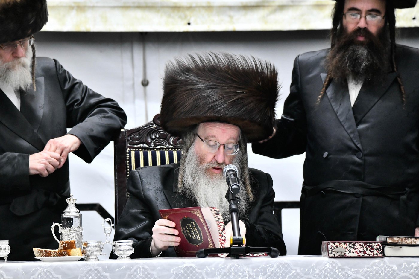 האדמו"ר מביאלה בטיש חול המועד סוכות