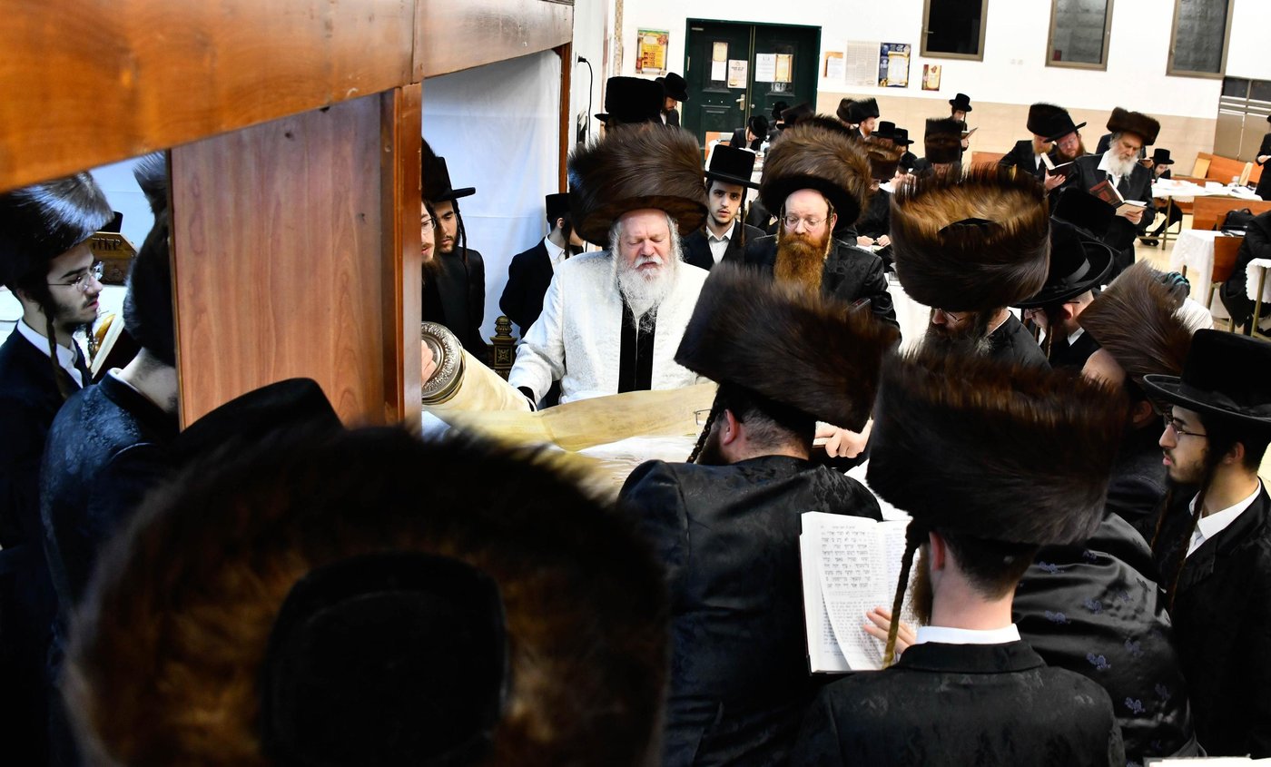 האדמו"ר מפרמישלאן בקריאת משנה תורה