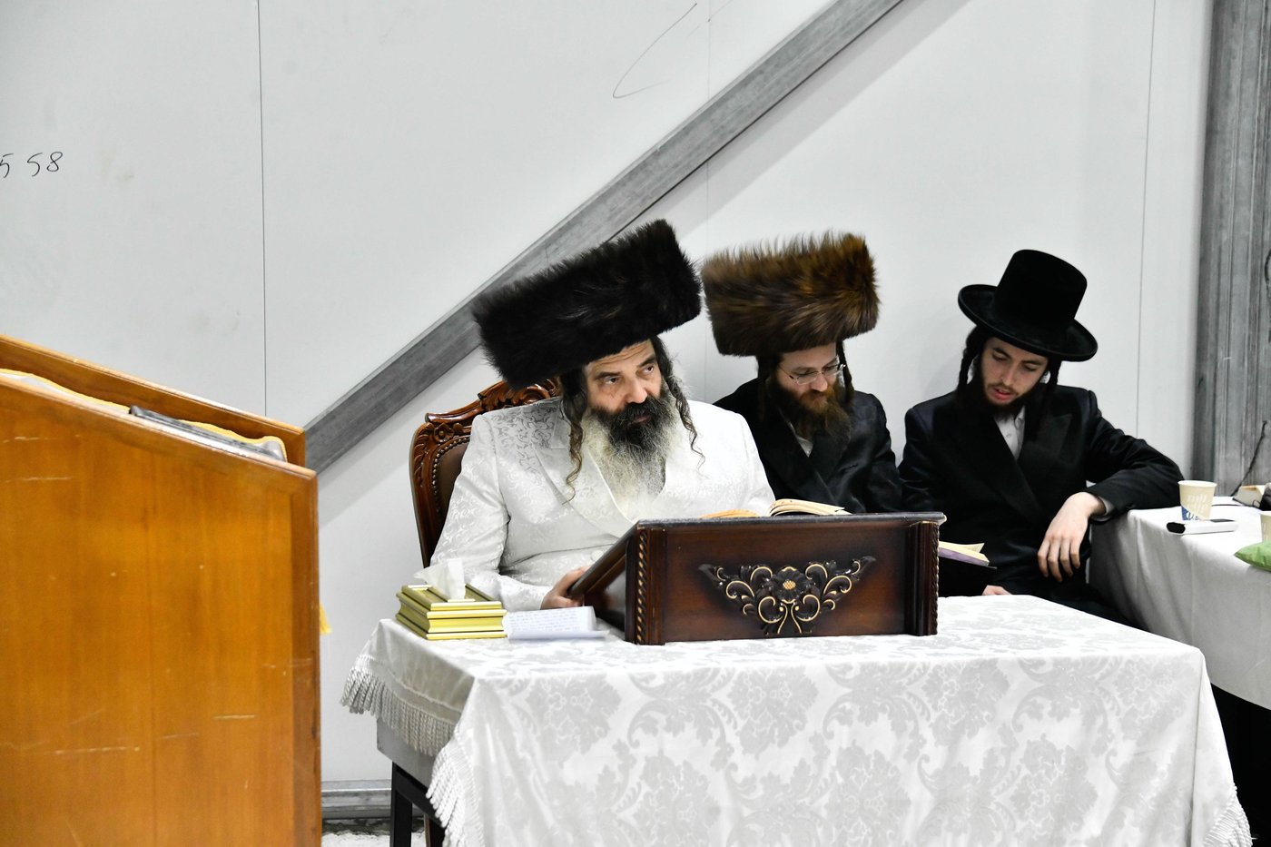 ליל הושענא רבה בחצה"ק זוטשקא