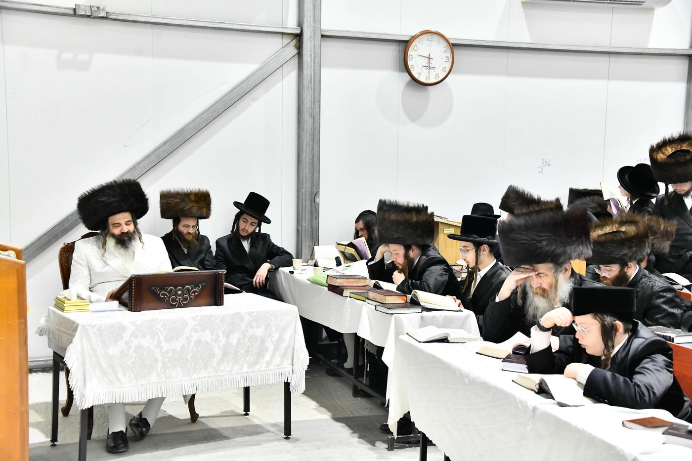 ליל הושענא רבה בחצה"ק זוטשקא