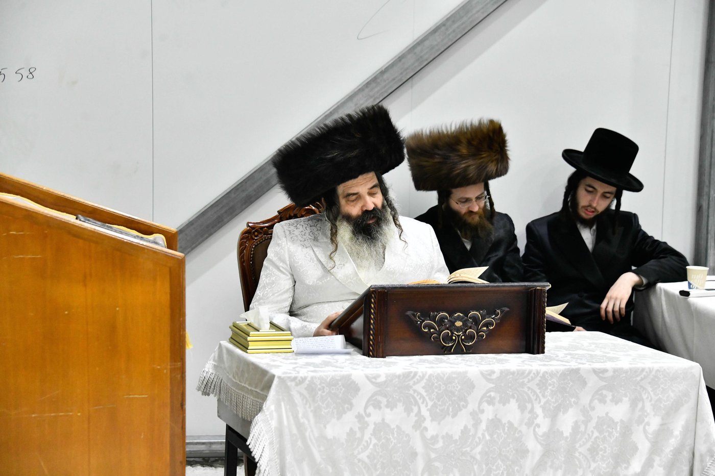 ליל הושענא רבה בחצה"ק זוטשקא