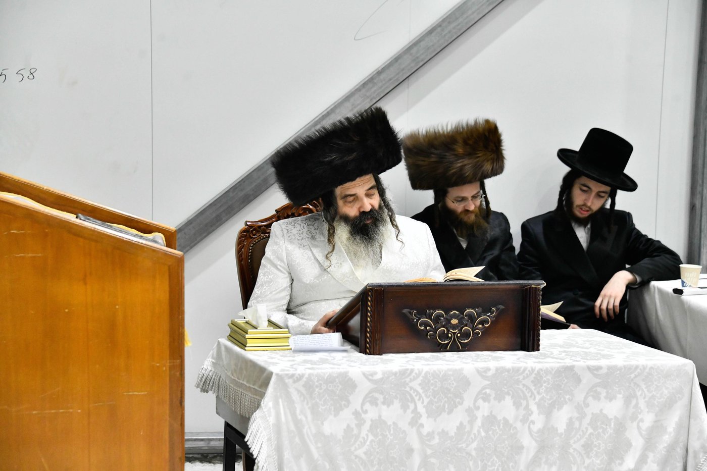 ליל הושענא רבה בחצה"ק זוטשקא