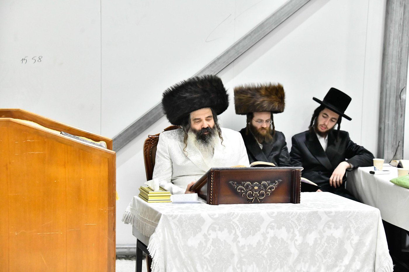 ליל הושענא רבה בחצה"ק זוטשקא