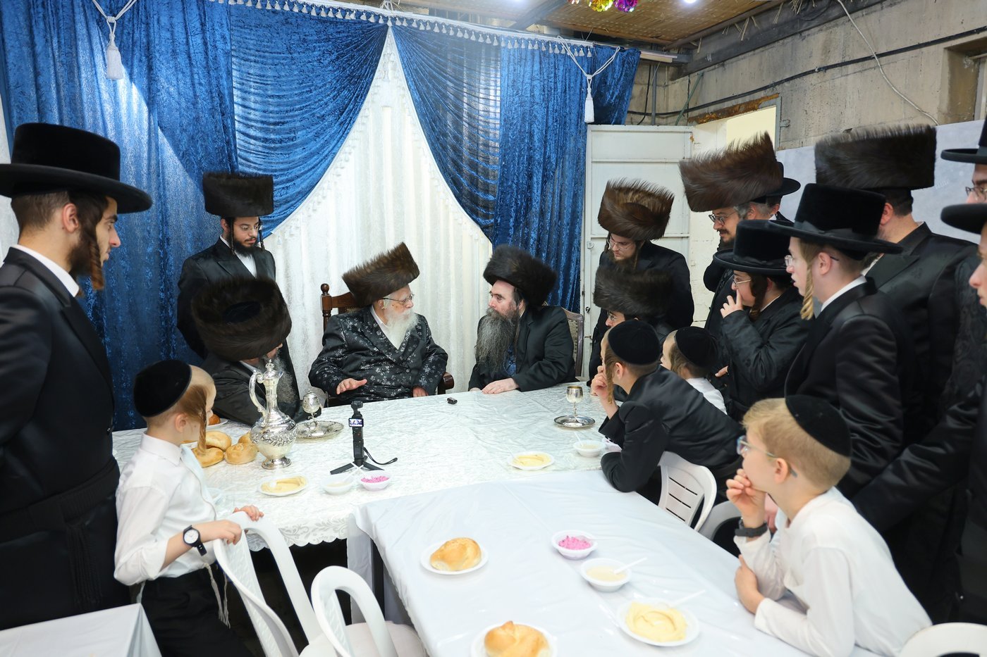 הריש"ב הלברשטאם בביקור אצל האדמו"ר משאץ ויזניץ