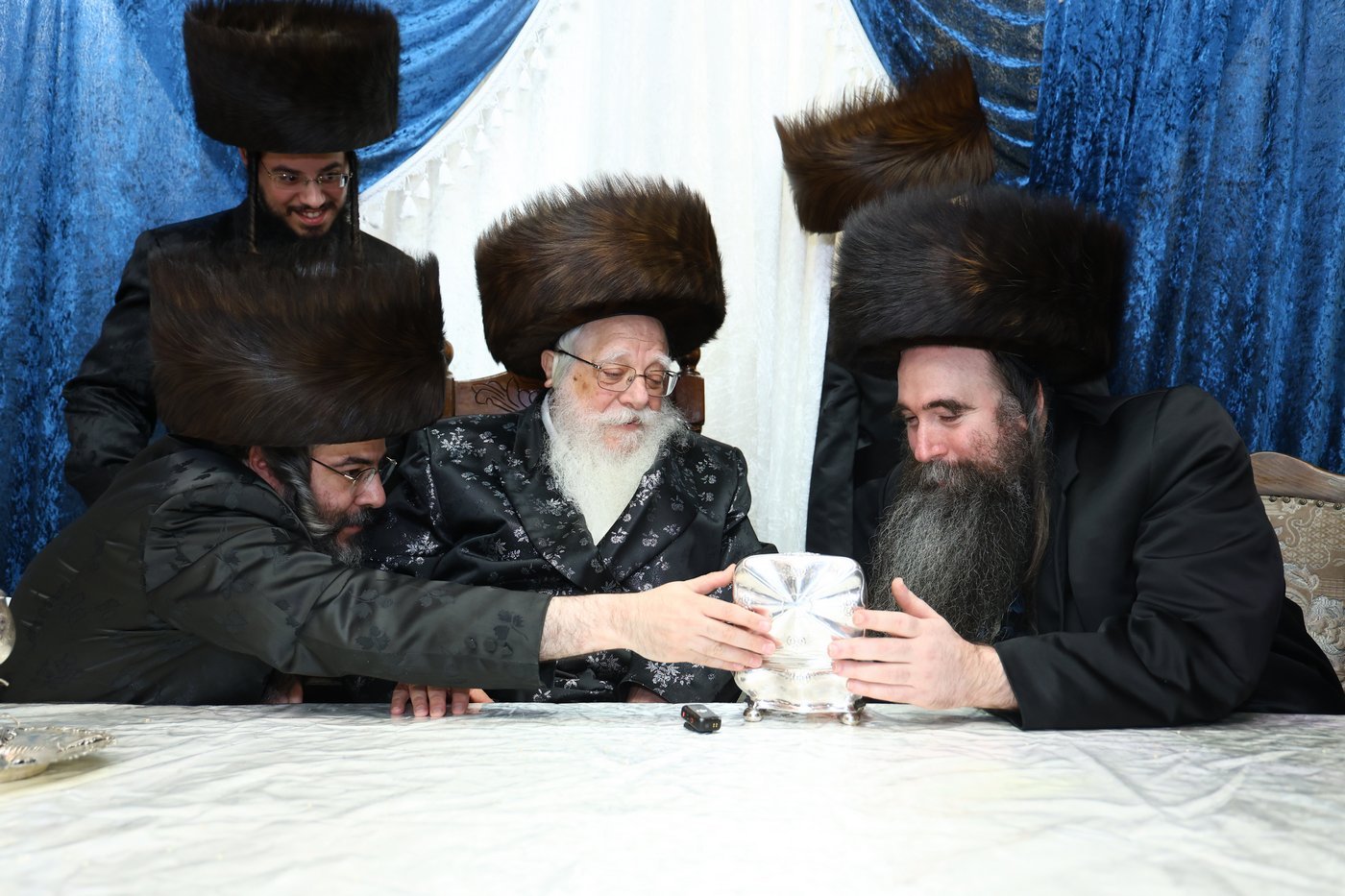 הריש"ב הלברשטאם בביקור אצל האדמו"ר משאץ ויזניץ