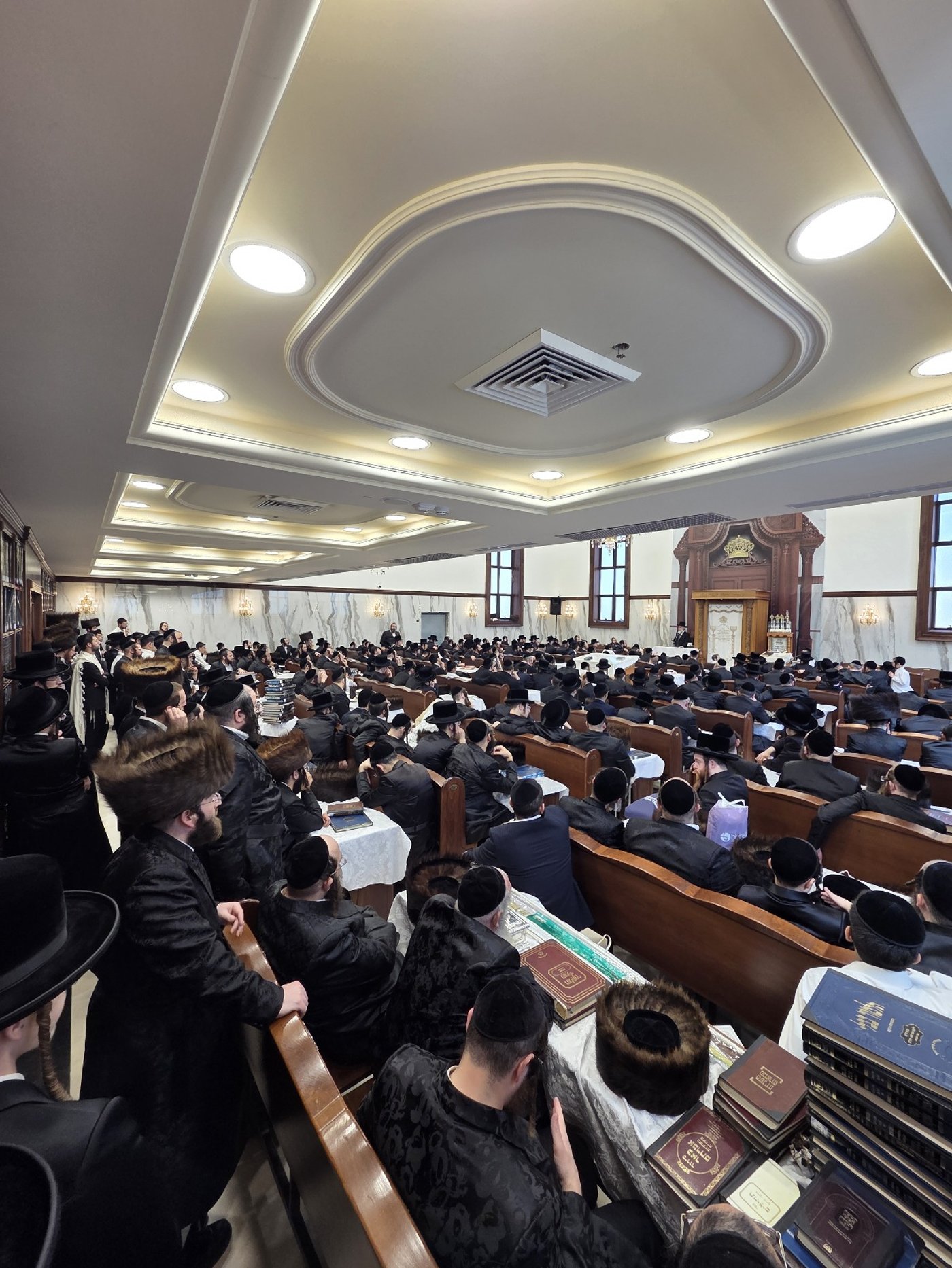 הגר"ז כהן בביה"כ בעלזא באשדוד