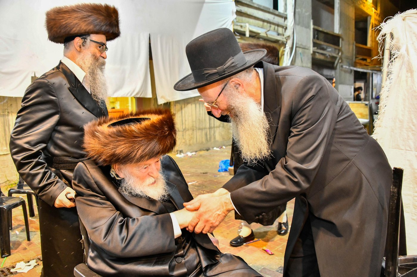מעמד הבאגלייטען מוצאי יו"ט במחנובקא בעלזא