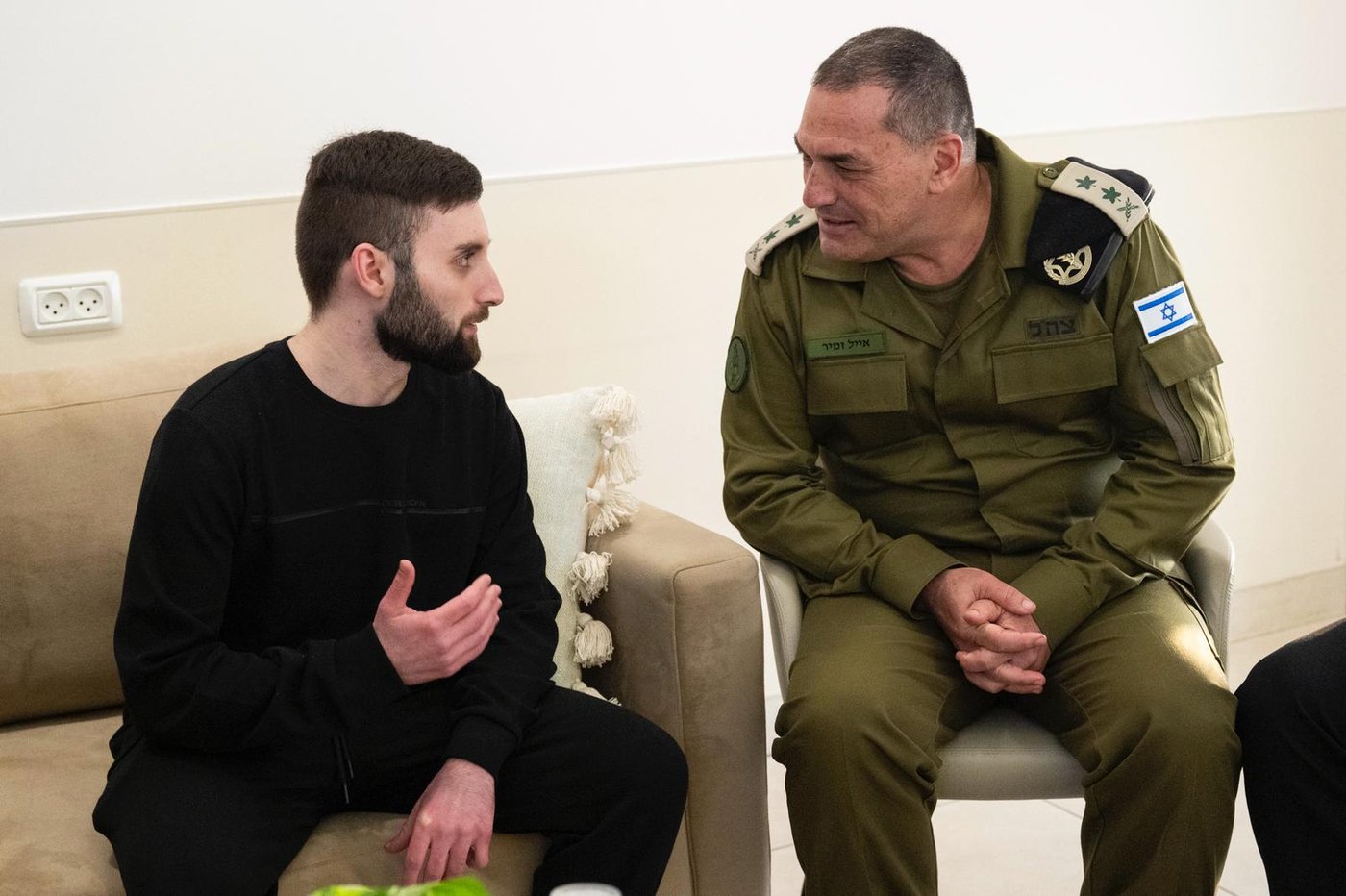 מתן אנגרסט בהלווית מפקדו הי"ד: "אני מוכן להיכנס לעזה כדי להחזיר חללים"