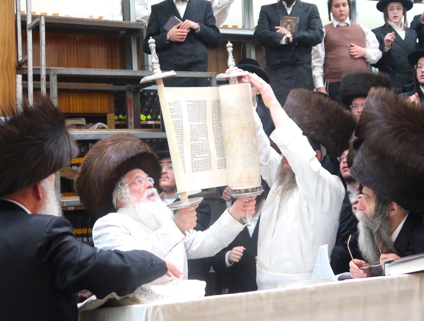 סוכות - הושענא רבה - שמחת תורה, בחצה"ק נדבורנה ירושלים