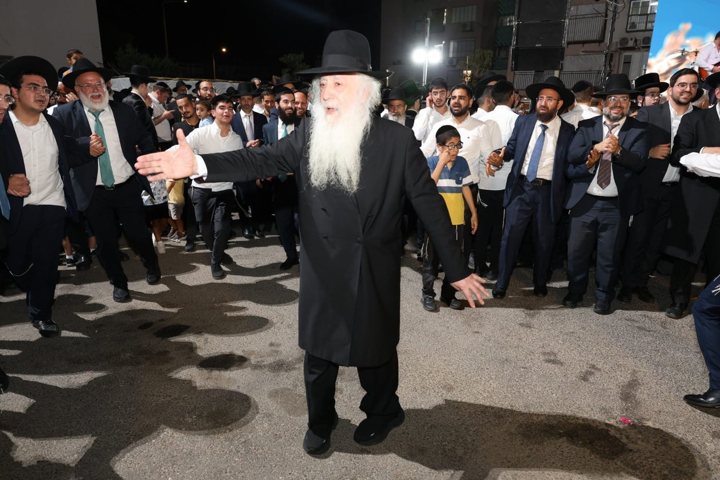 חג הסוכות אצל האדמו"ר רבי דוד חנניה פינטו 