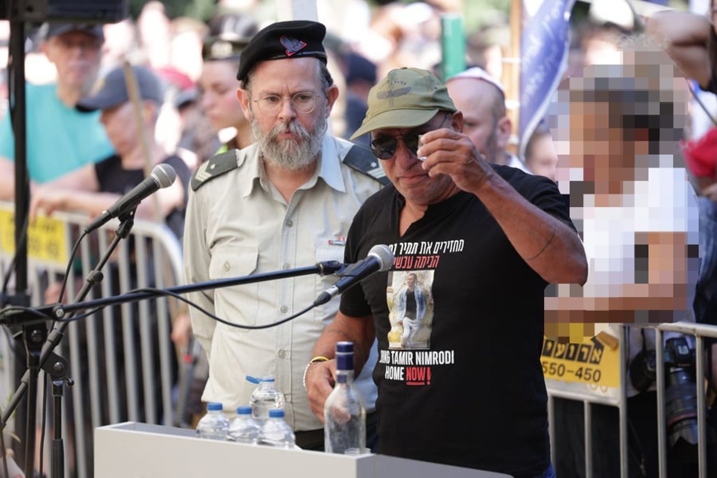 אביו של תמיר נמרודי ז"ל בהלוויה