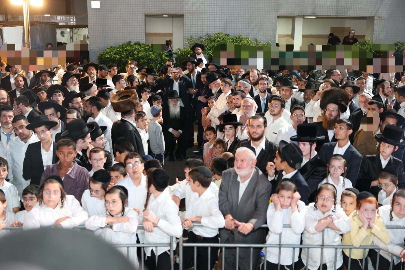 חג הסוכות אצל האדמו"ר רבי דוד חנניה פינטו 