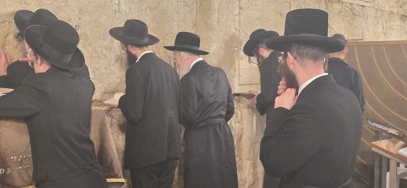 האדמו"ר מלוצק בכותל המערבי