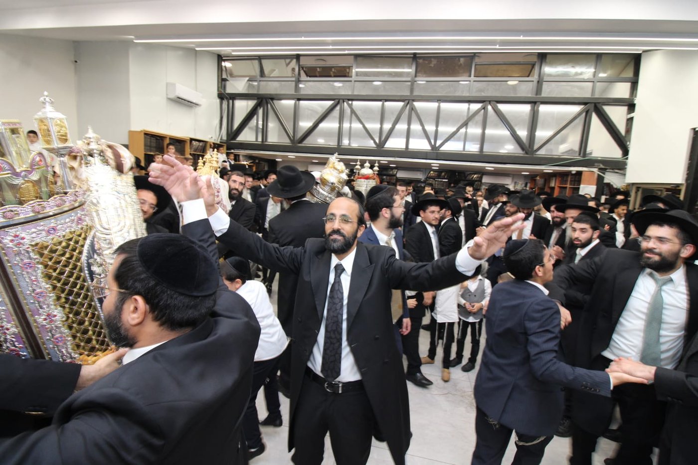 הקפות שניות בקהילה המרכזית בבני ברק