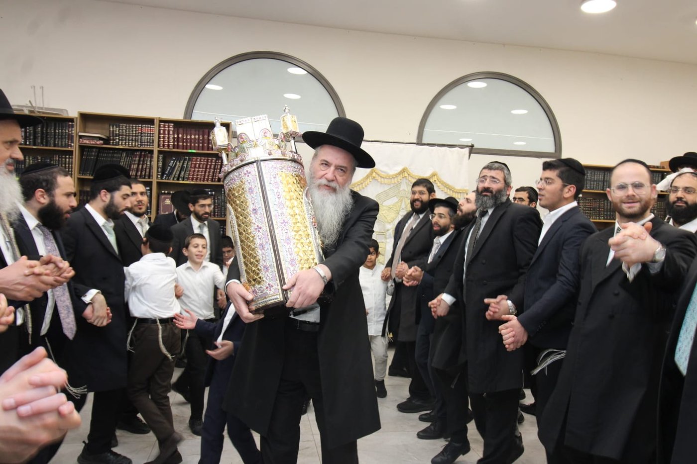 הקפות שניות בקהילה המרכזית בבני ברק