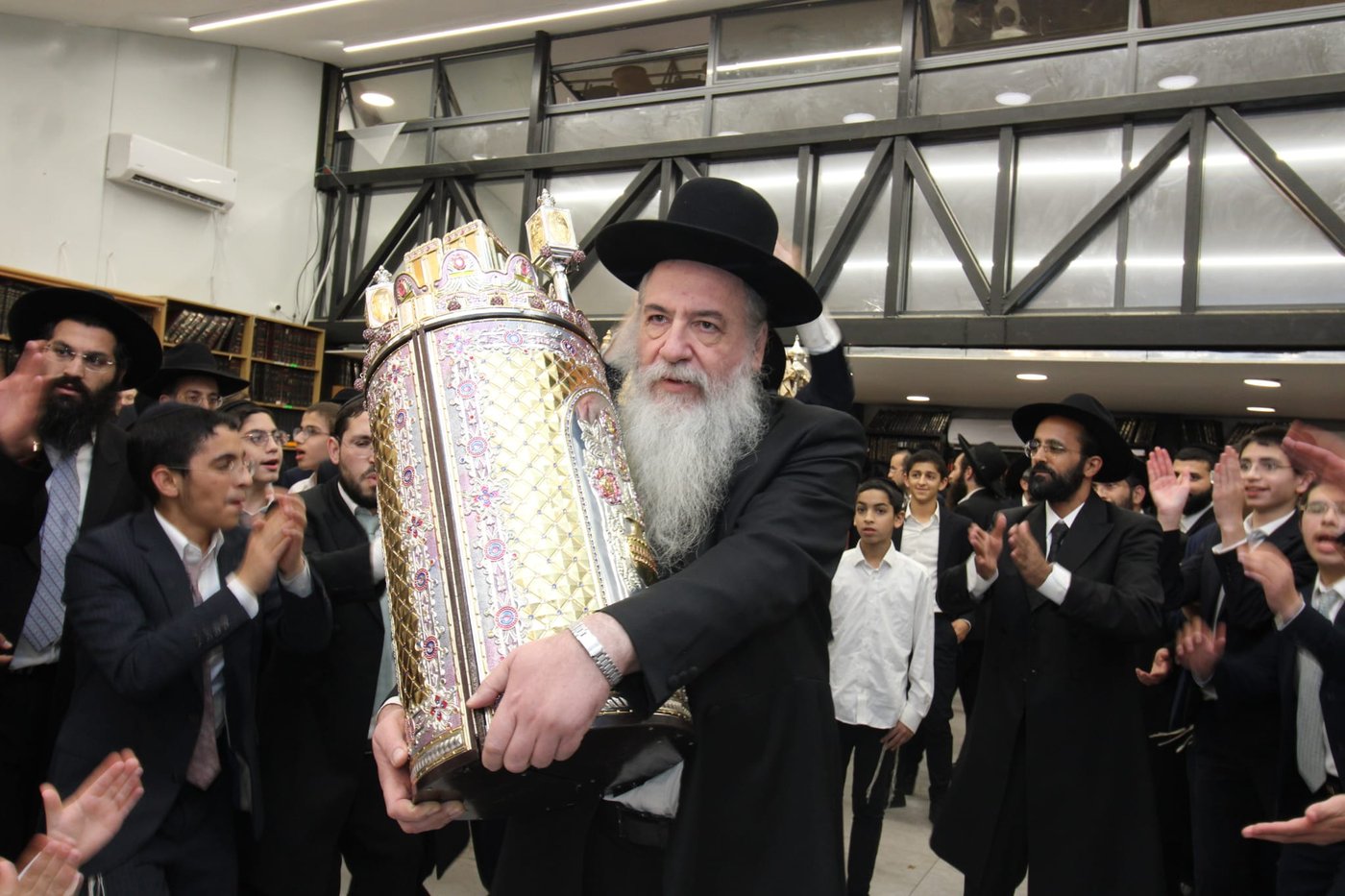 הקפות שניות בקהילה המרכזית בבני ברק