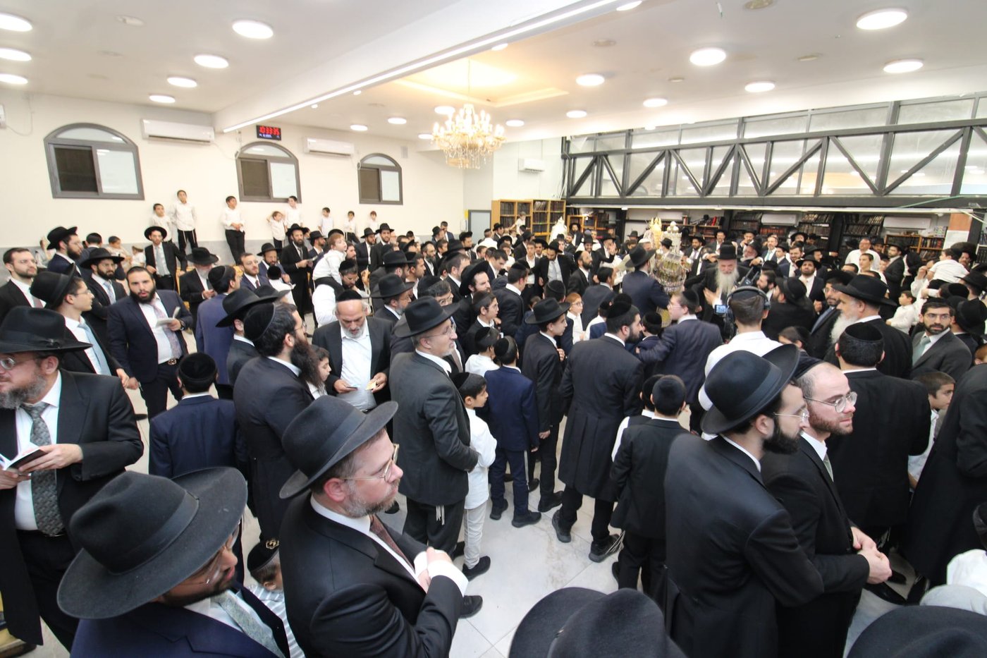 הקפות שניות בקהילה המרכזית בבני ברק