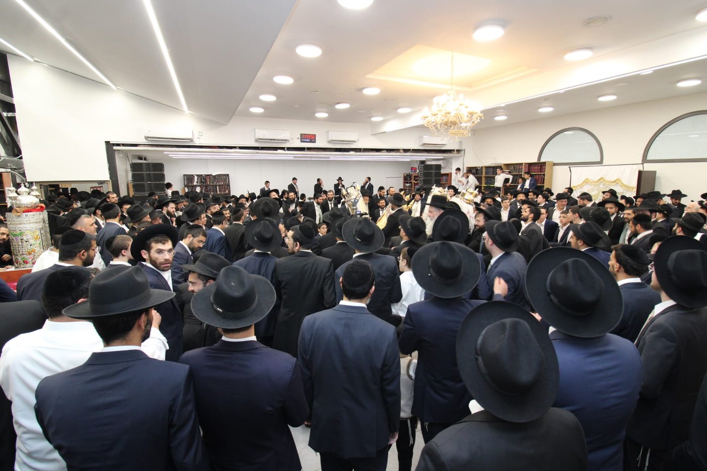 הקפות שניות בקהילה המרכזית בבני ברק