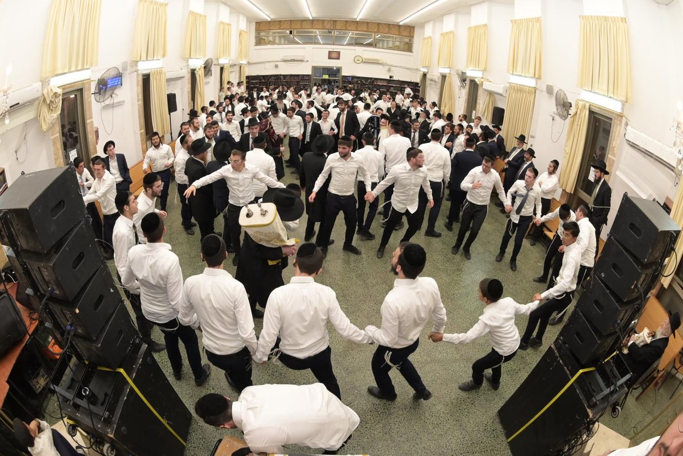 הקפות שניות בישיבת 'שכר שכיר'