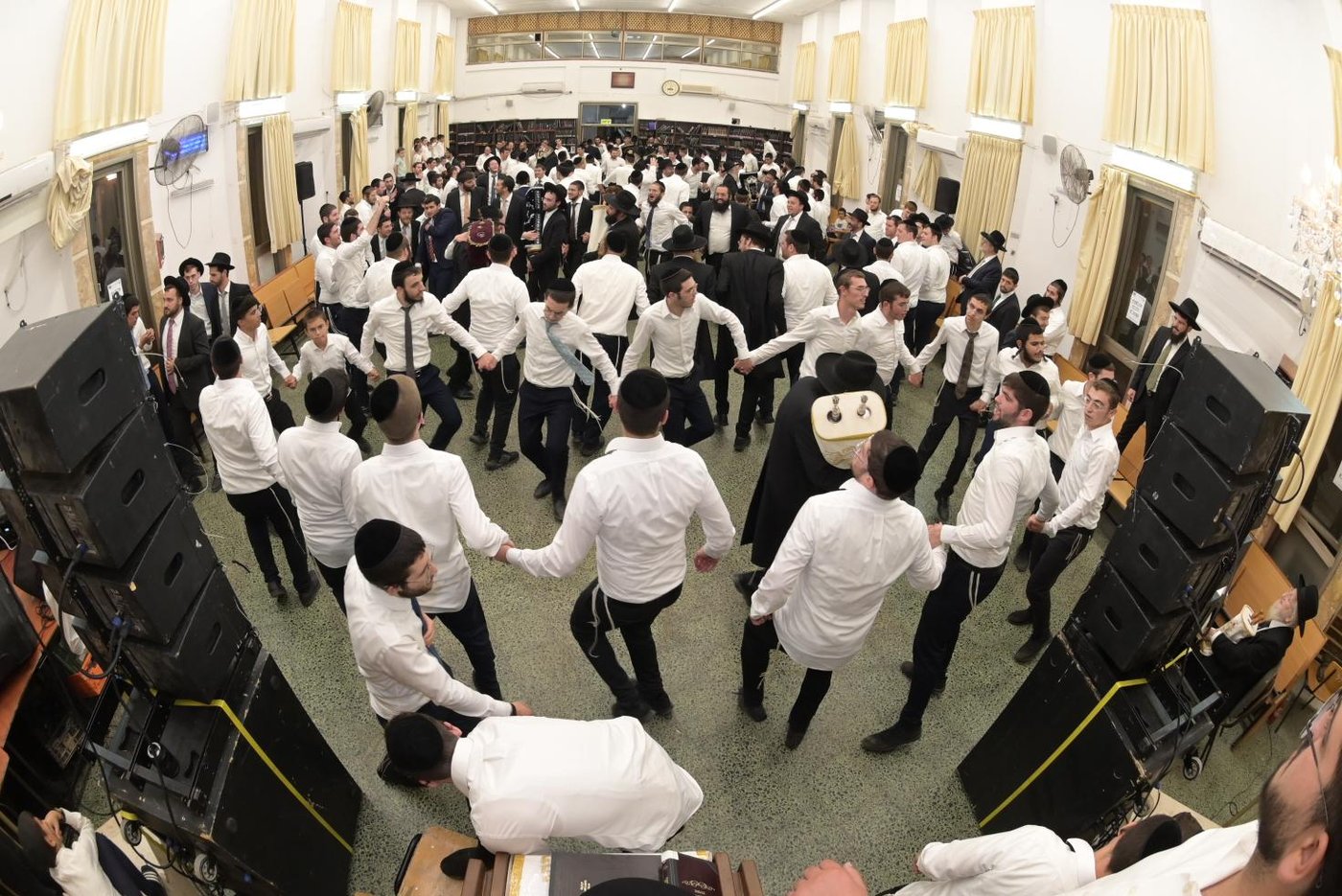 הקפות שניות בישיבת 'שכר שכיר'