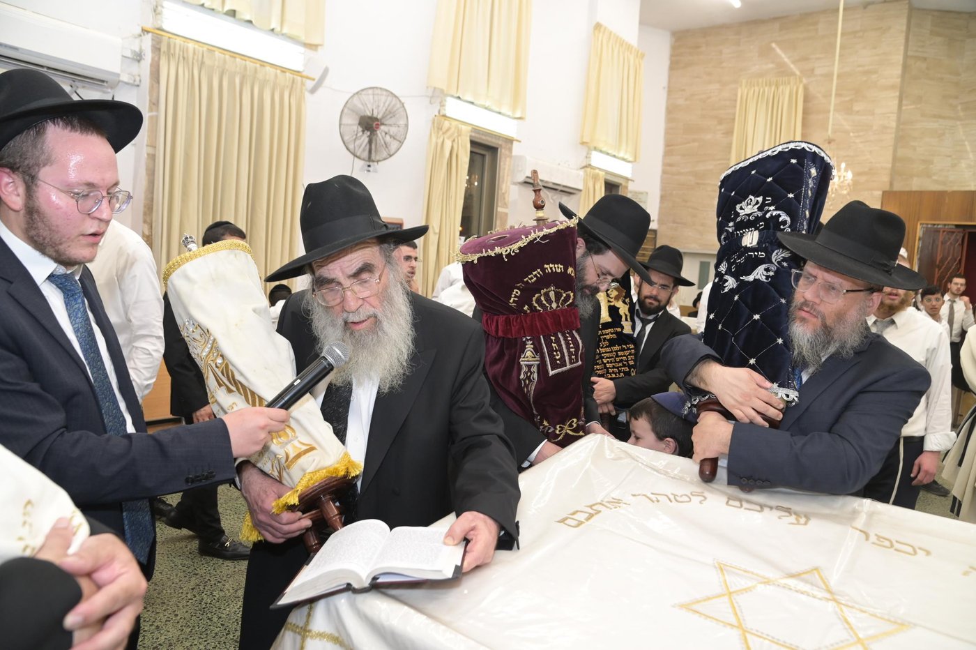 הקפות שניות בישיבת 'שכר שכיר'