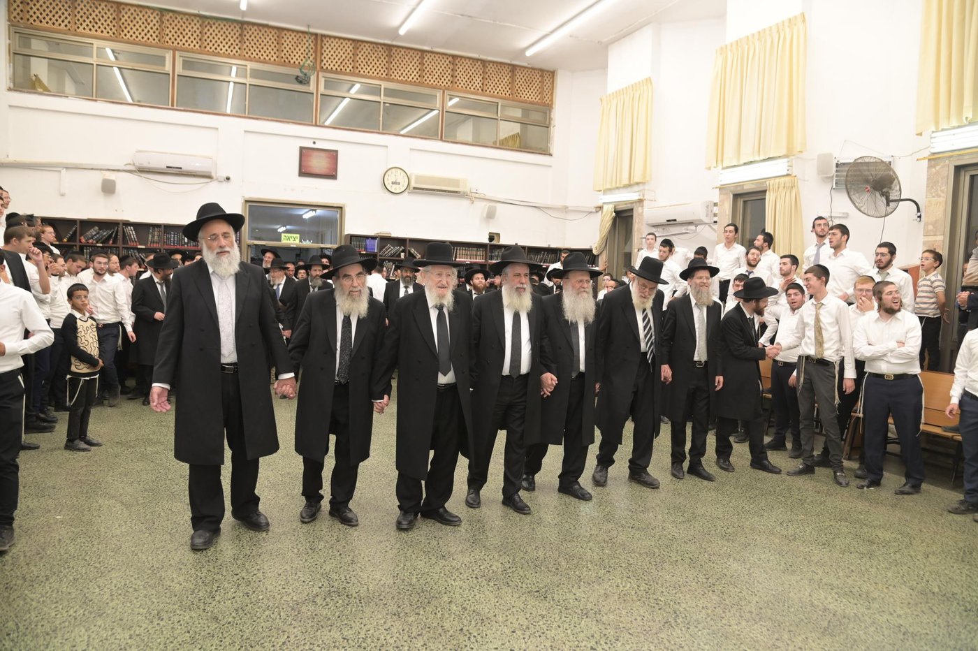 הקפות שניות בישיבת 'שכר שכיר'