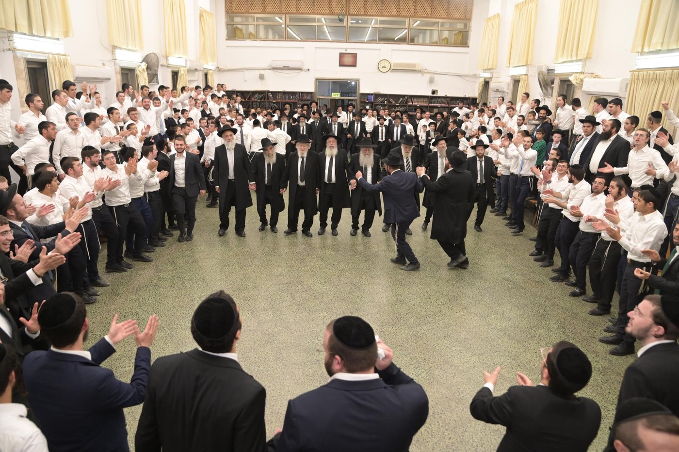 הקפות שניות בישיבת 'שכר שכיר'