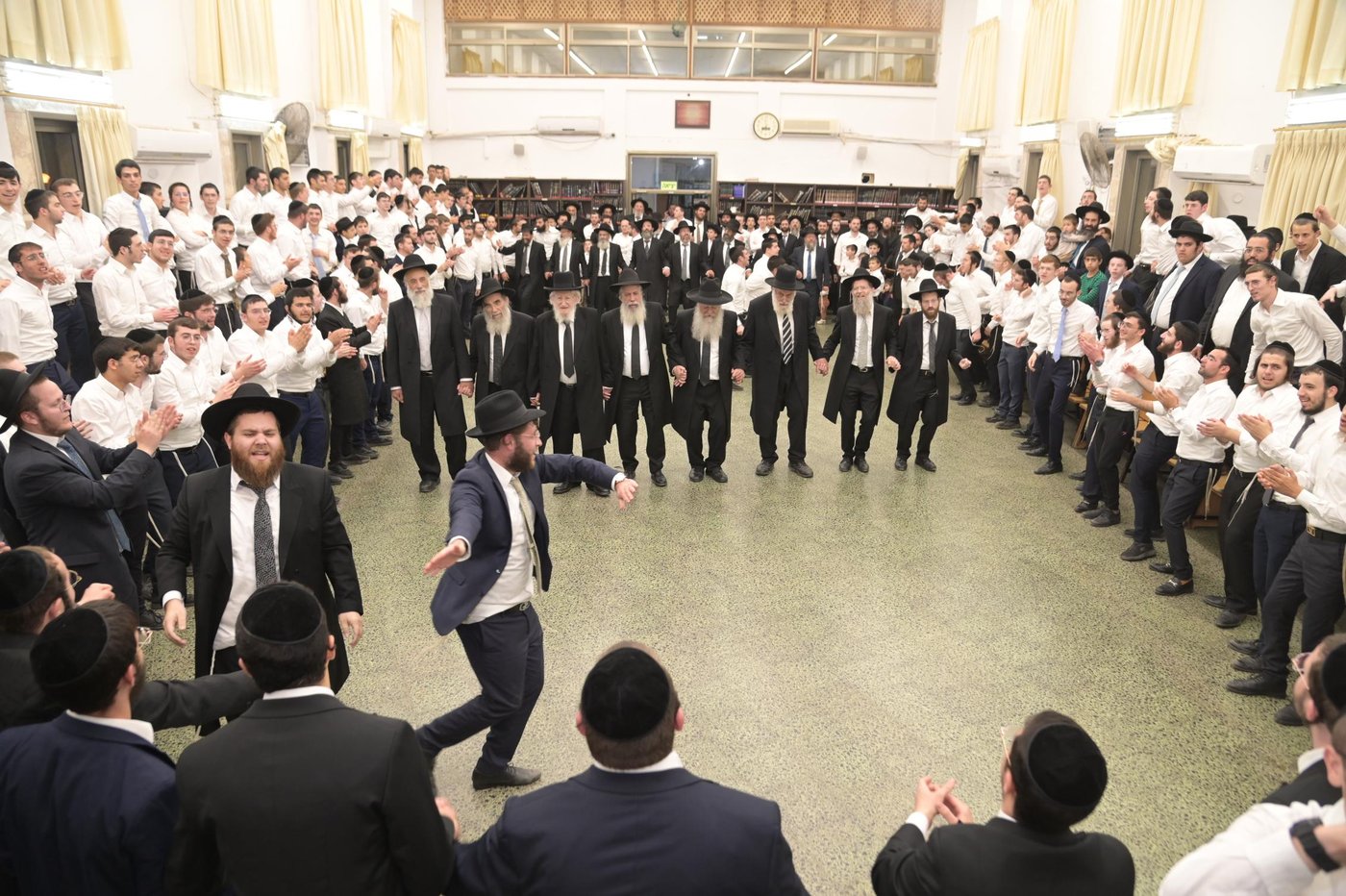 הקפות שניות בישיבת 'שכר שכיר'