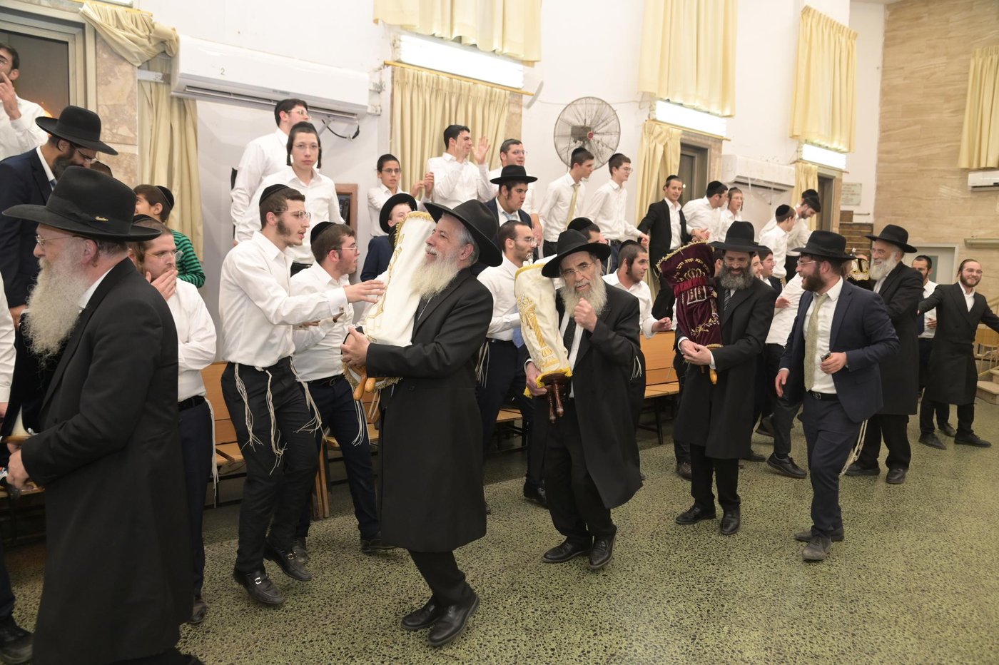 הקפות שניות בישיבת 'שכר שכיר'