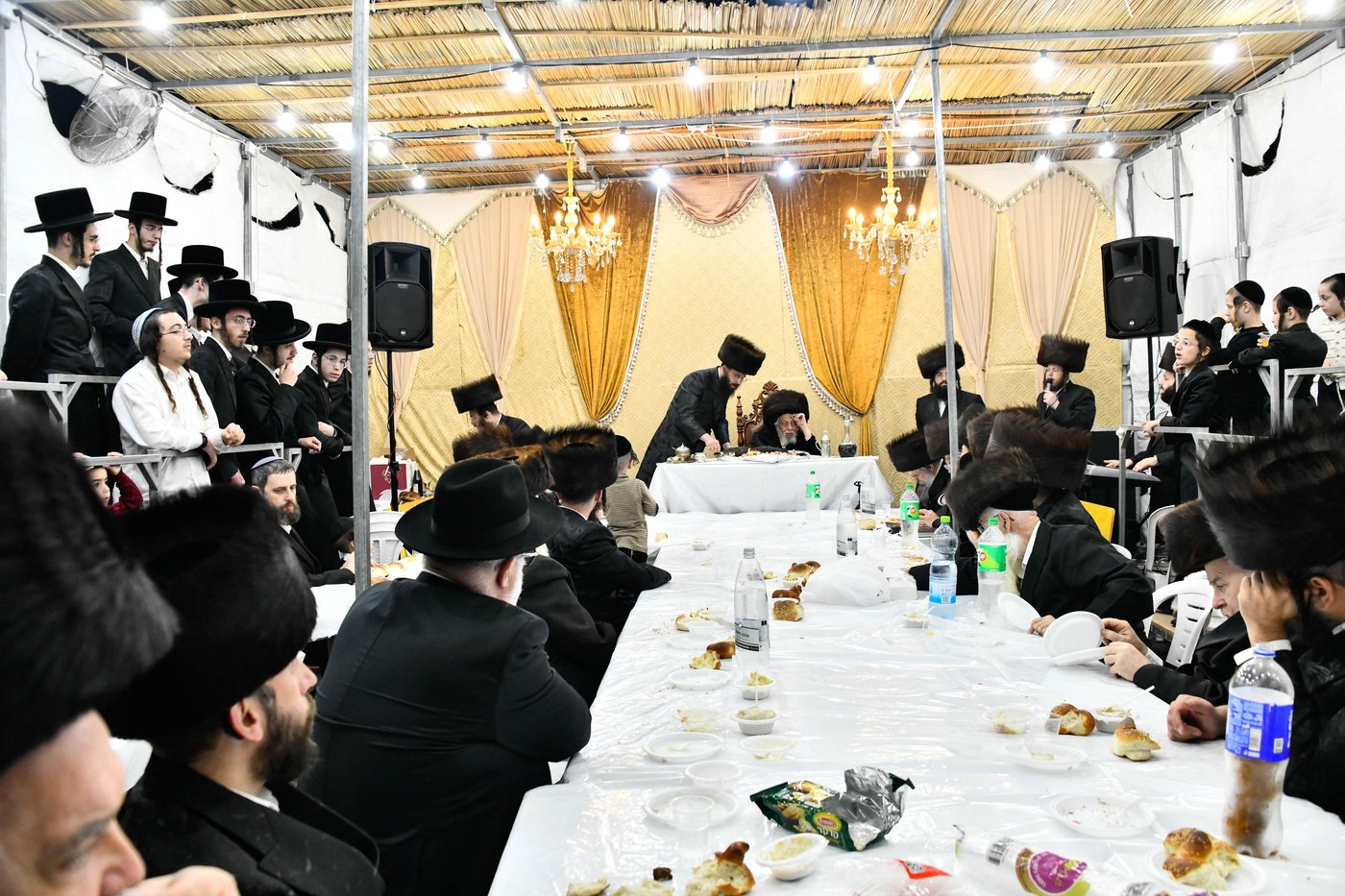 סוכות בחצה"ק קופטשניץ