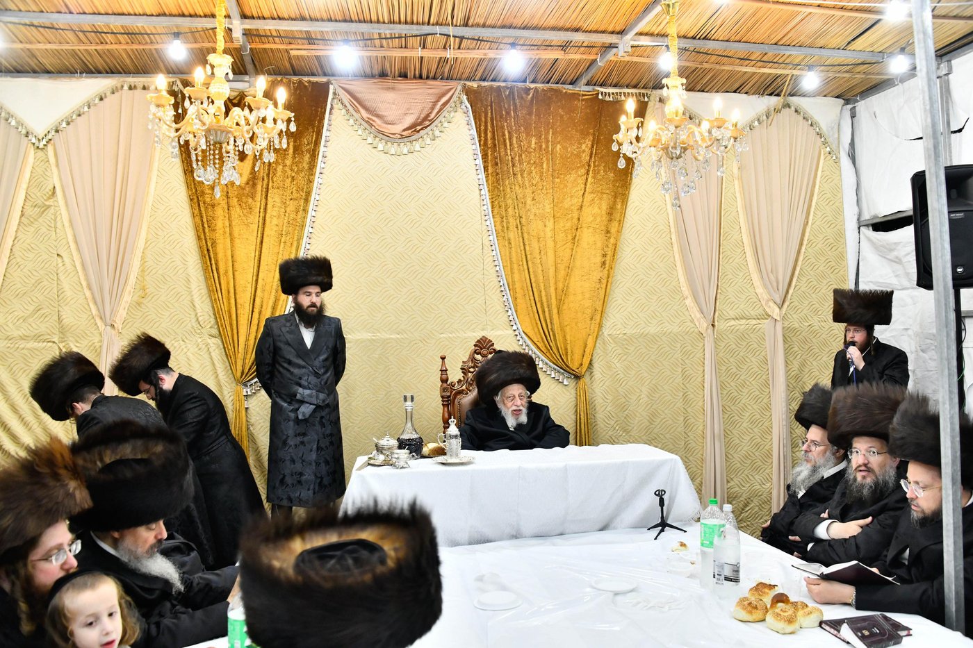 סוכות בחצה"ק קופטשניץ