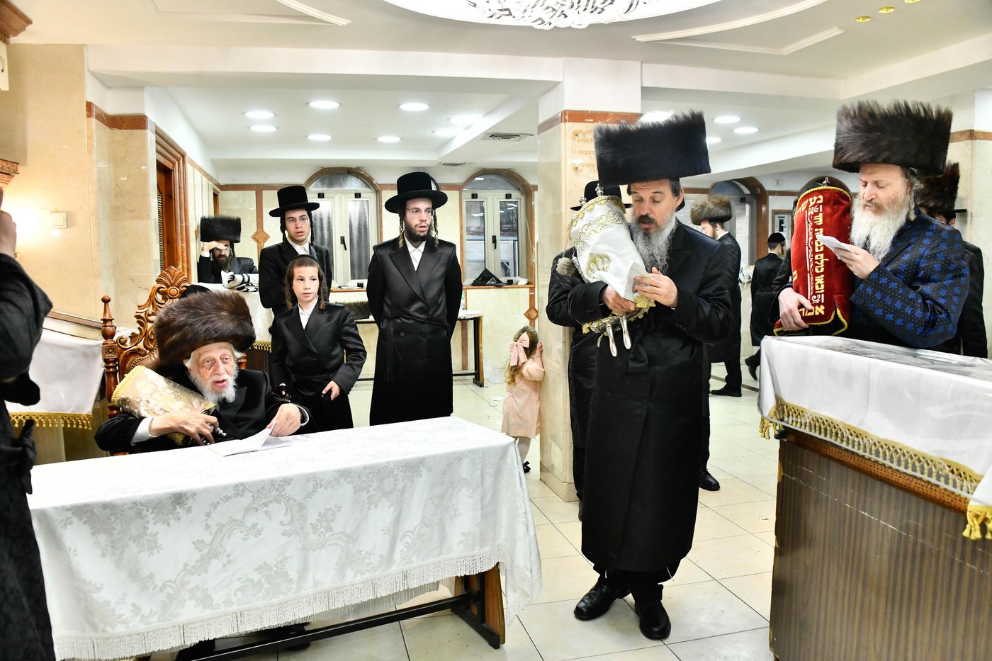 הקפות שניות בחצה"ק קופטשניץ