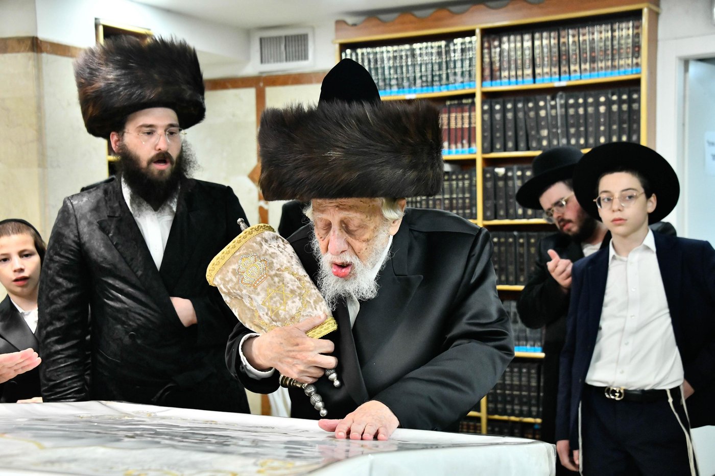 הקפות שניות בחצה"ק קופטשניץ