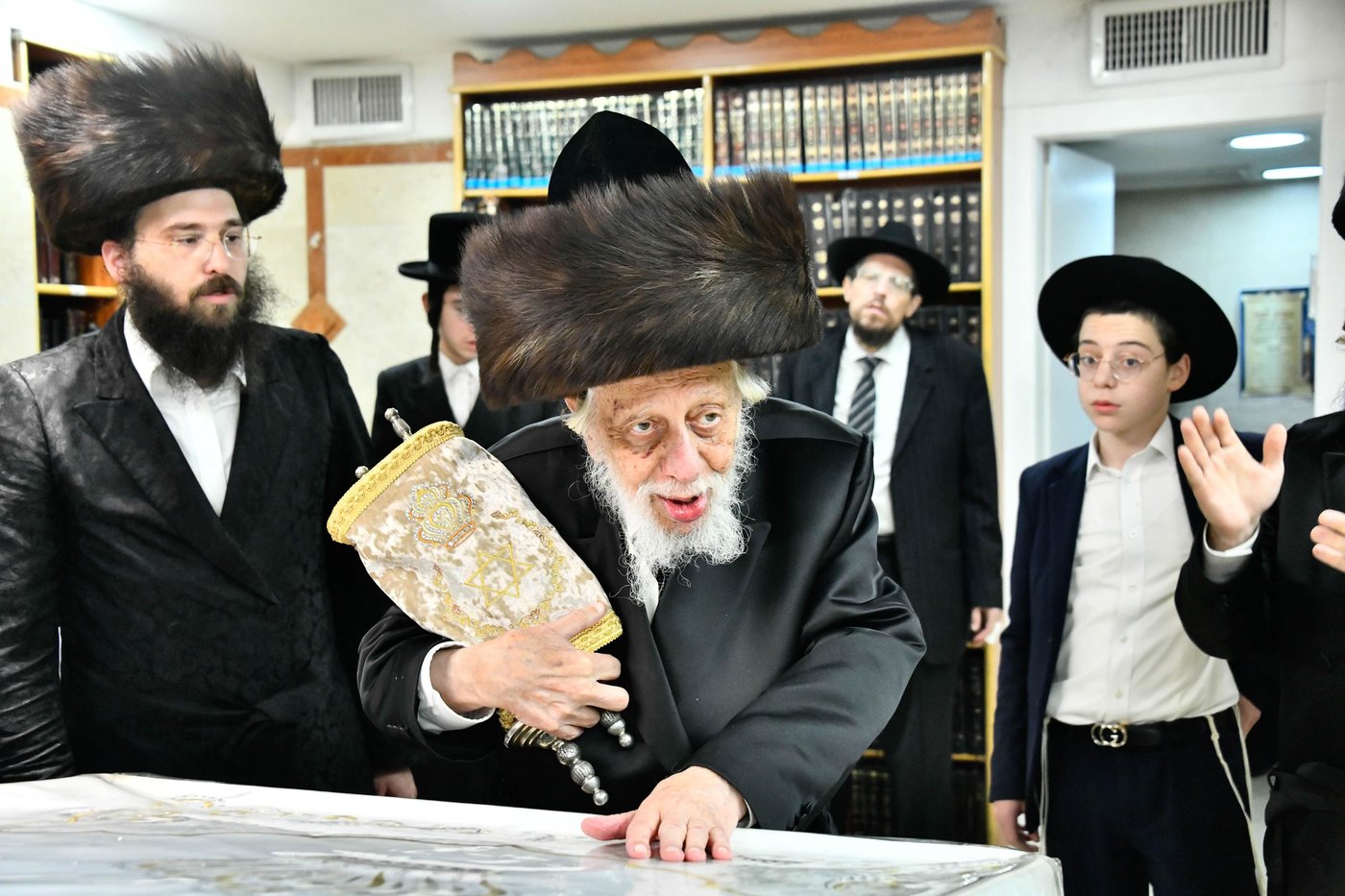 הקפות שניות בחצה"ק קופטשניץ