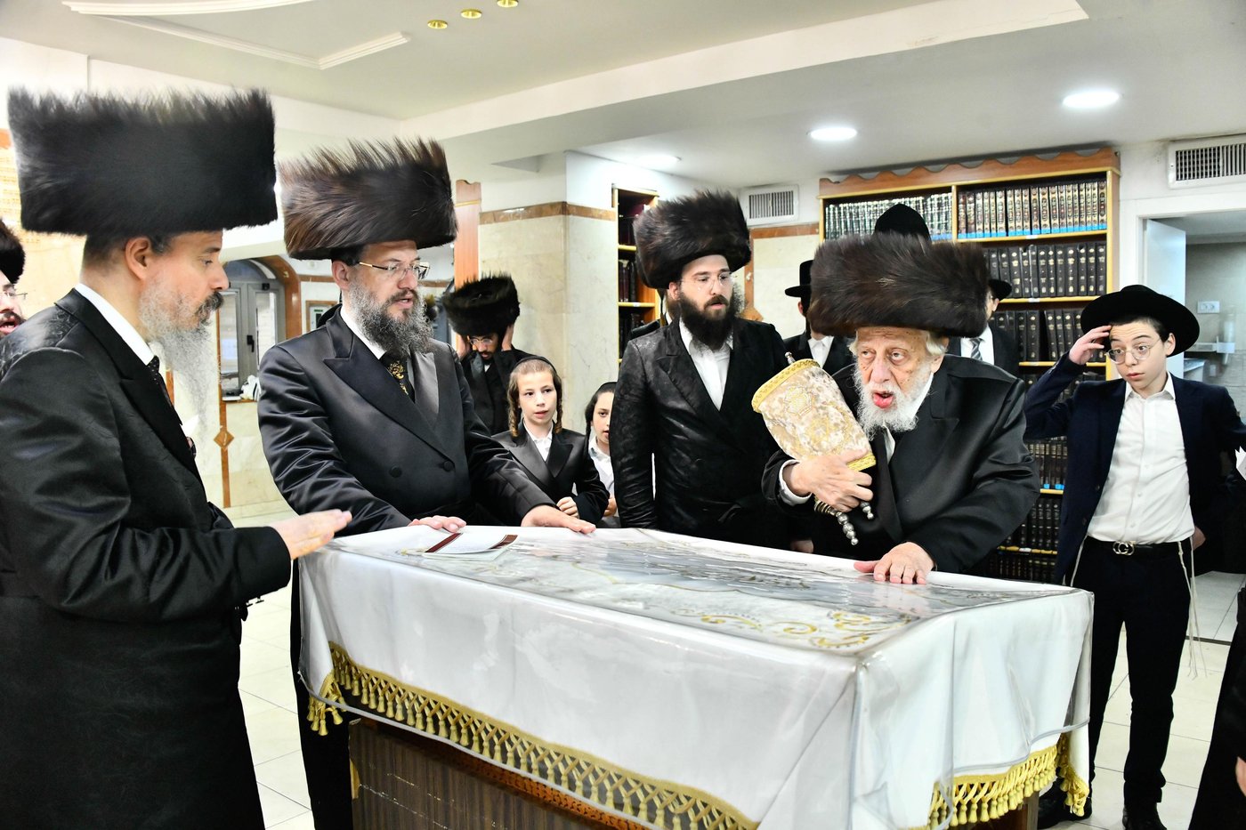 הקפות שניות בחצה"ק קופטשניץ