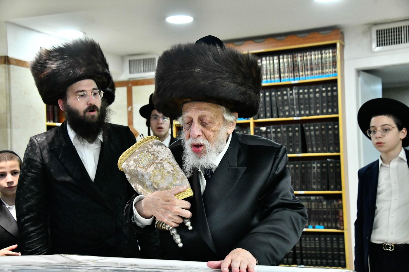 הקפות שניות בחצה"ק קופטשניץ